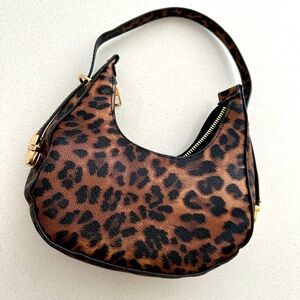 BOUTIQUE LEOPARD PURSE